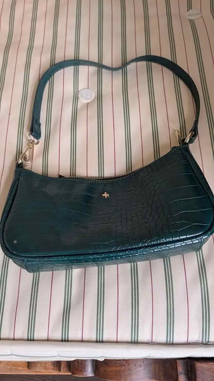 Photo of free Green handbag (Willesden Green) #1