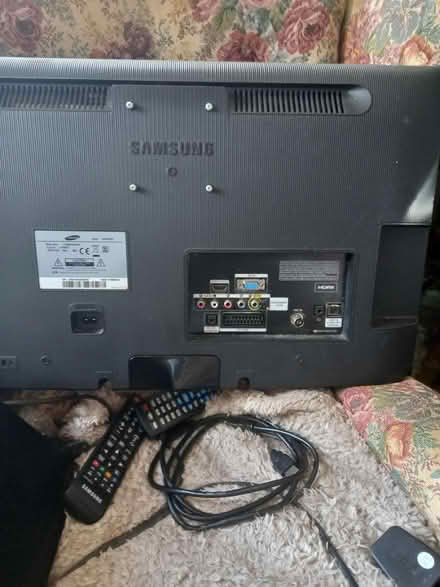 Photo of free TV and DVD player (Central Hampshire GU11) #2