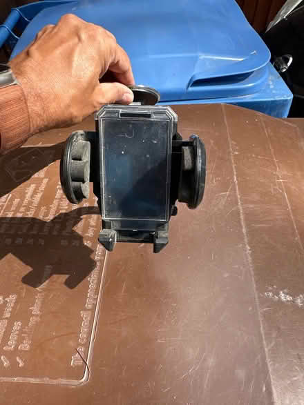 Photo of free Windscreen phone holder (Ascot SL5) #2