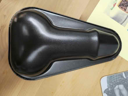 Photo of free Novelty Cake Tin (Seaford BN25) #2