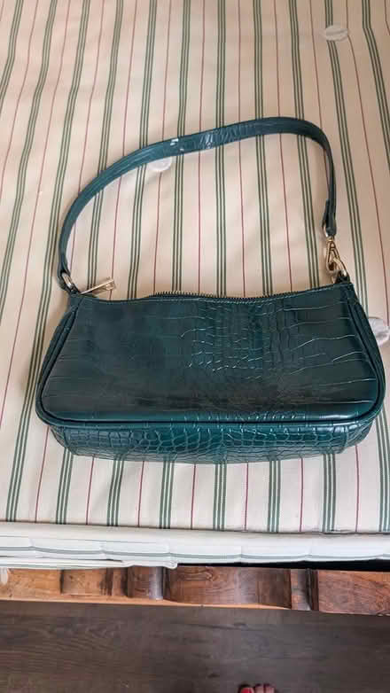 Photo of free Green handbag (Willesden Green) #2