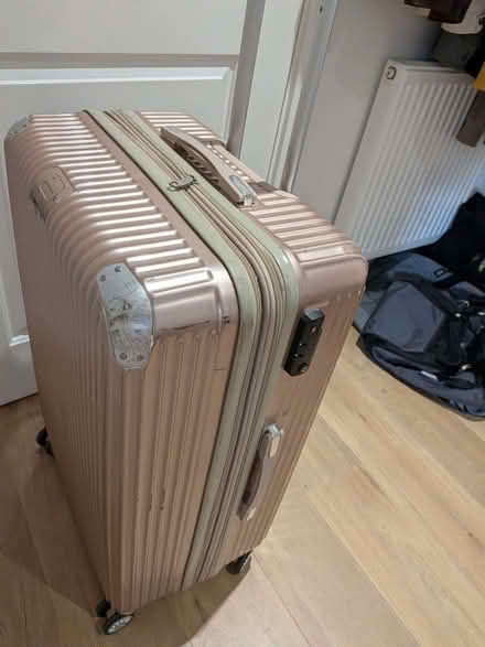 Photo of free Large suitcase (Bellingham SE26) #3