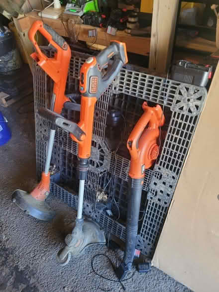 Photo of free Lawn weedeaters and blower (Talleyville, DE 19803) #1
