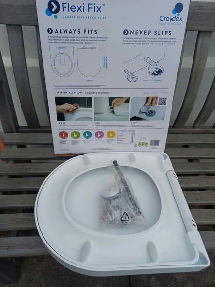 Photo of free unused toilet seat (Braeside AB15) #3