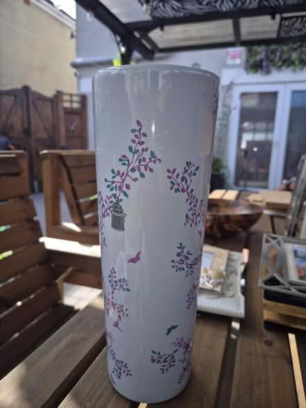 Photo of free Grey decorative vase (Welling DA16) #1
