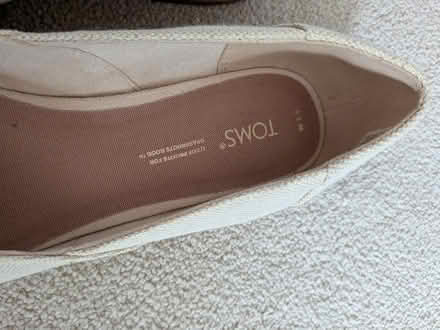 Photo of free Beige & gold Toms flats (W5) #2