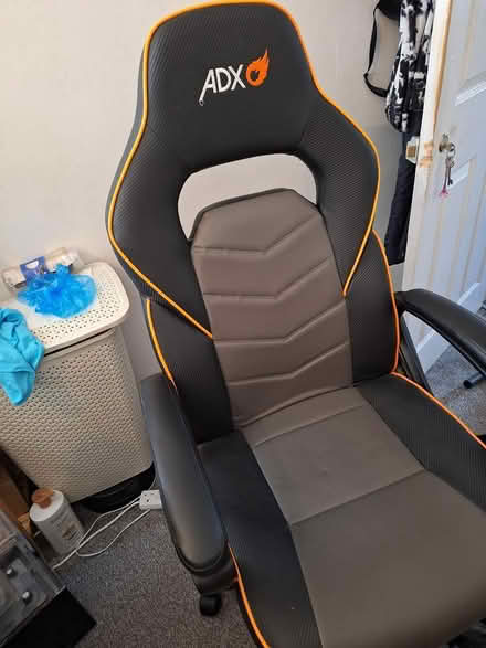 Photo of free Gaming chair (Queens Dr N4) #2