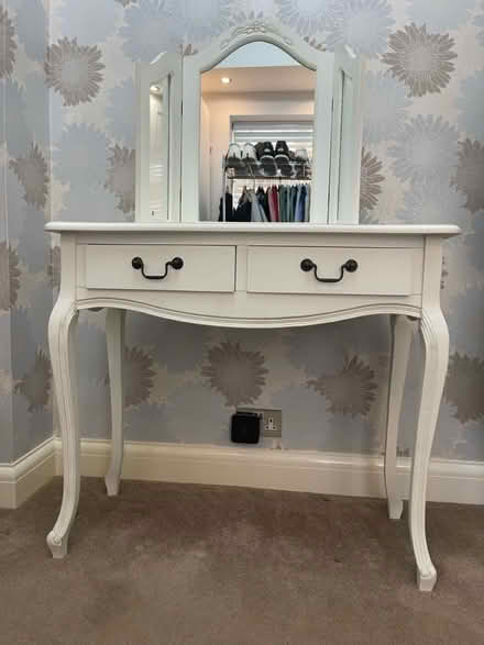 Photo of free White wooden dressing table (DA16) #1