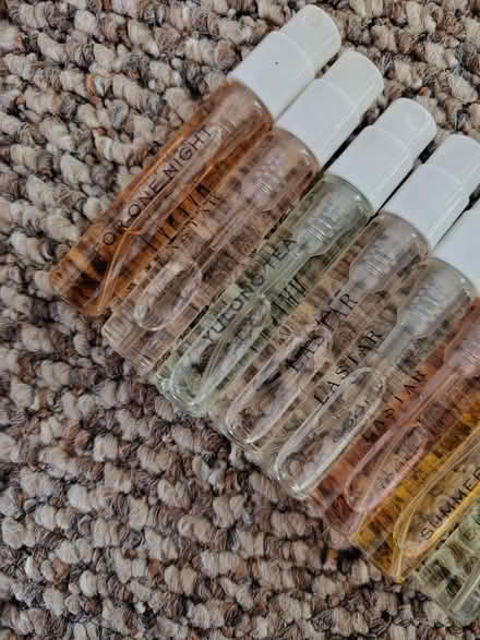 Photo of free 8 Perfume minis- La star (Hulme M15) #2