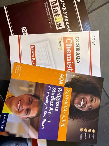 Photo of free Various GCSE books & revision guides (Greaves LA1) #2