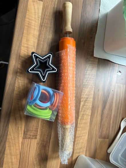 Photo of free Adjustable rolling pin and star cutters (Ashingdon SS4) #1