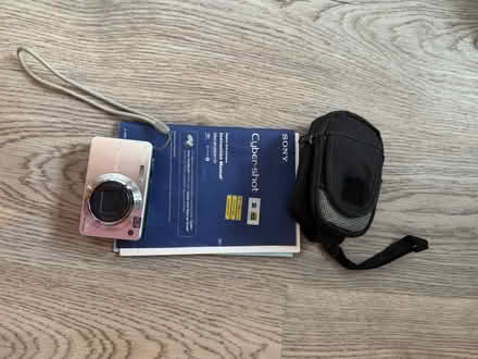 Photo of free Bundle of vintage cameras and books (west hitchin SG5) #1