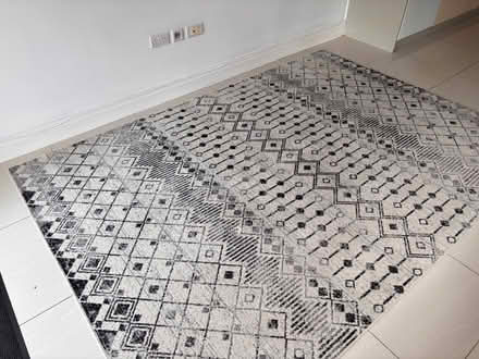 Photo of free Large black and white rug (Rickmansworth central WD3) #2
