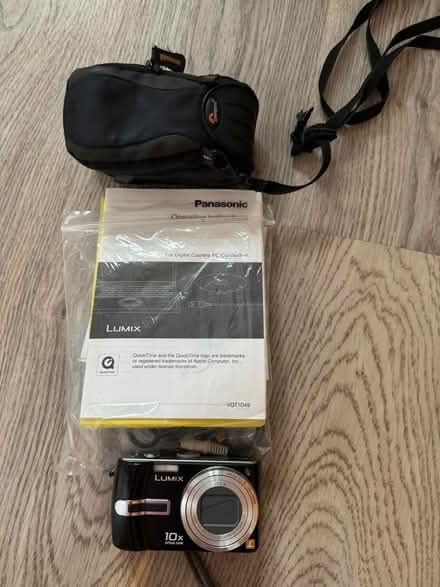 Photo of free Bundle of vintage cameras and books (west hitchin SG5) #2
