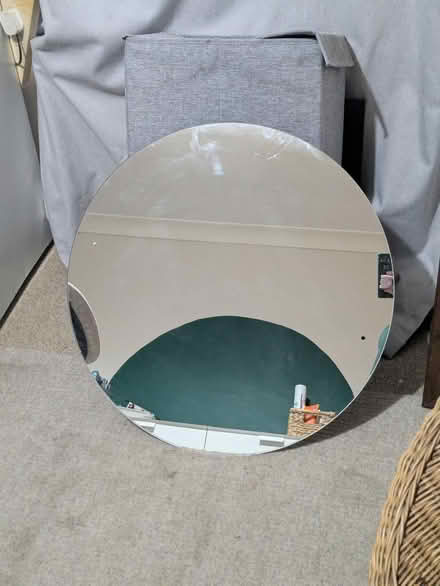 Photo of free Circular mirror (ME14) #1