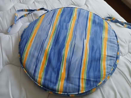 Photo of free Assorted Cushions (South Darenth DA4) #3