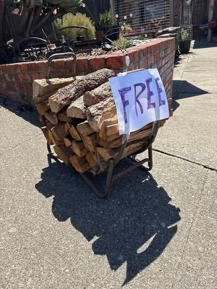Photo of free Split firewood small logs (5 Alvina, San Rafael) #1