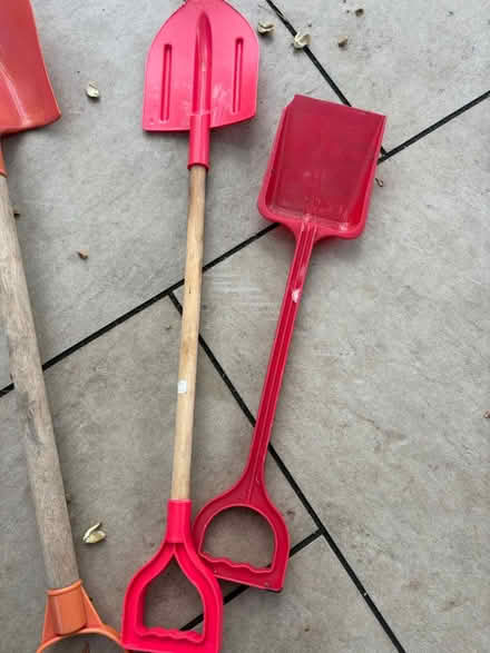Photo of free Child’s beach toys (LU7 Near plantation road) #4