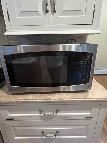 Photo of free Microwave (Heights Rd, Ridgewood NJ) #1