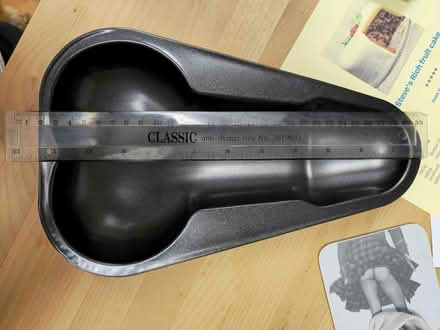 Photo of free Novelty Cake Tin (Seaford BN25) #3