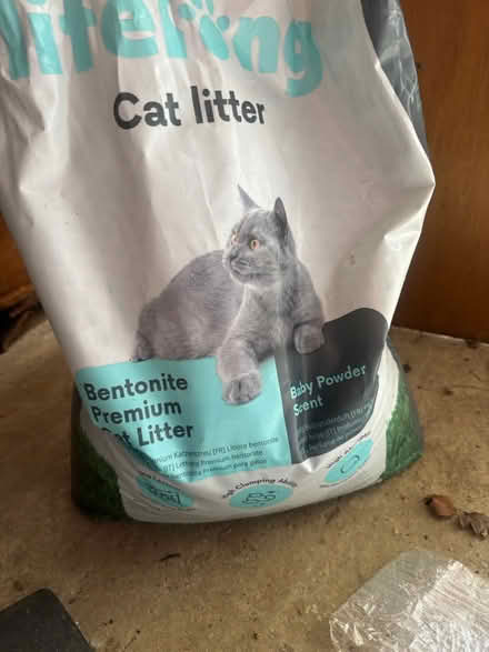 Photo of free Cat litter 3/4 large bag (Abingdon OX14) #1