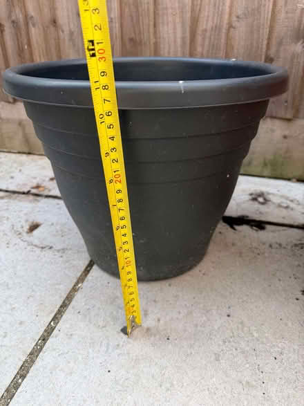 Photo of free Large plastic plant pots (Epping CM16) #2