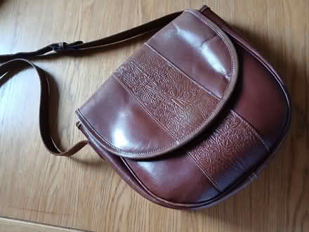 Photo of free Brown leather handbag (Parkhead EH11) #1