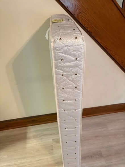 Photo of free Child‘s mattress with sheets (07110) #2