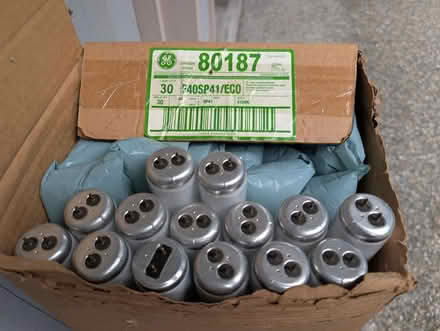 Photo of free 4' fluorescent tube light bulbs (Bridle Trails, Bellevue) #1