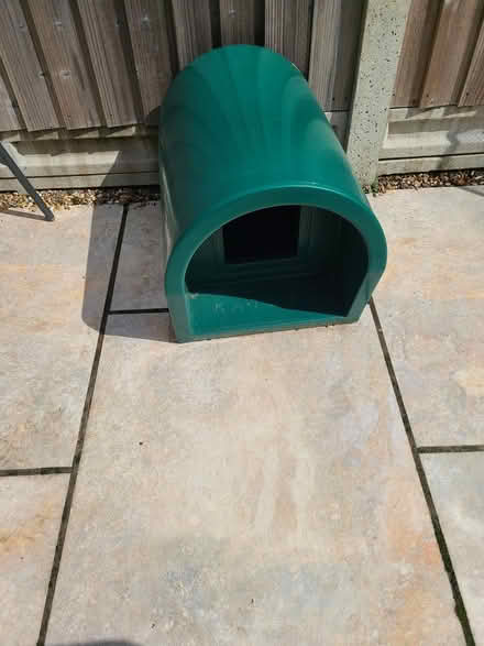 Photo of free Cat kennel (Harpenden central AL5) #1
