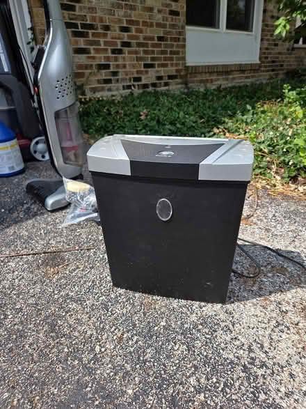Photo of free Paper shredder (Woodridge) #1