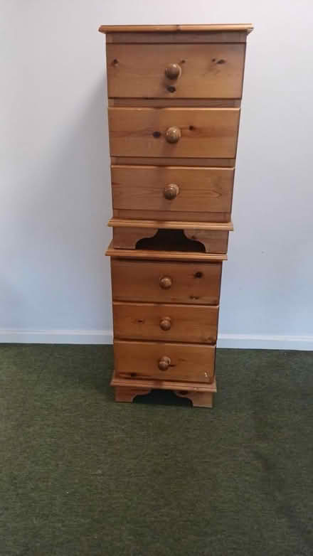 Photo of free Various: table and chest (E9 Hackney) #4