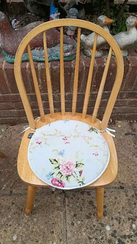 Photo of free 2x Dining Chairs with seat cushions (Totteridge HW HP13) #3