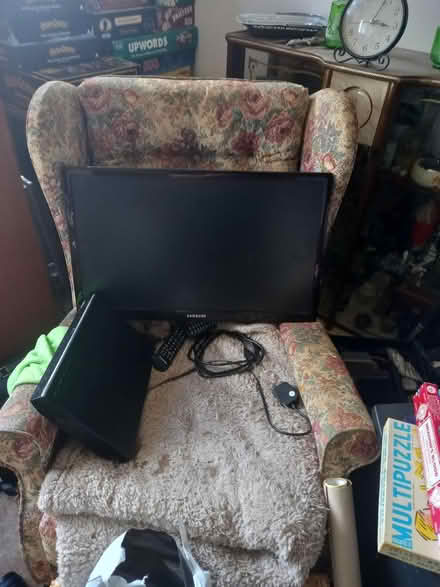 Photo of free TV and DVD player (Central Hampshire GU11) #1