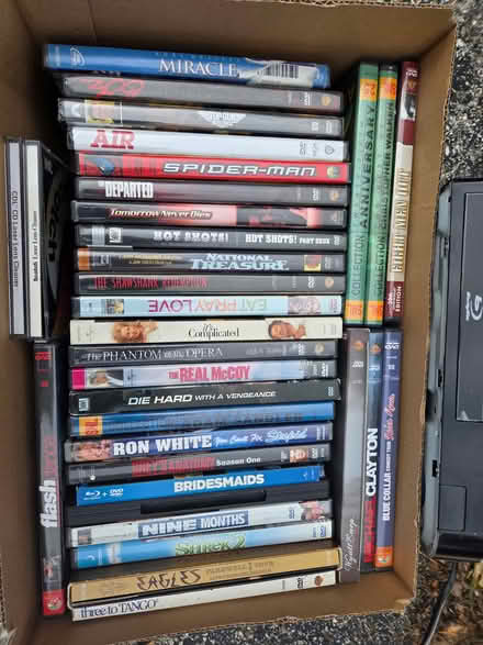 Photo of free Blue ray player and DVDs (Woodridge) #2