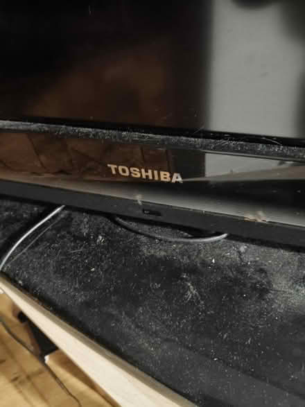 Photo of free TV Toshiba 37RV635D (Hounslow west TW5) #2
