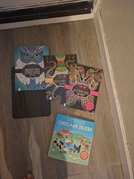Photo of free Colour, spate papers (Southwark SE1) #3