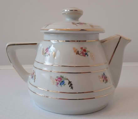 Photo of free Charming Tea Pot (Barbourne WR3) #2