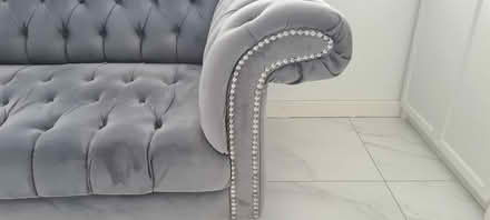 Photo of free 2+3 Seater Velvet Chesterfield Sofa (Kingsnorth TN25) #4