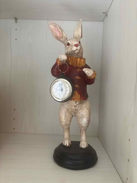 Photo of free White rabbit clock ornament (Walkley S6) #1