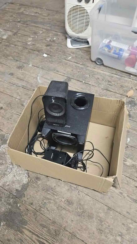 Photo of free Speakers (London fields E8) #1