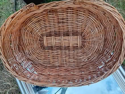 Photo of free Cat/dog basket (Upper oldfield park) #3