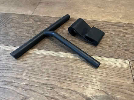 Photo of free Shower squeegee with hanger (Hitchin SG5) #1
