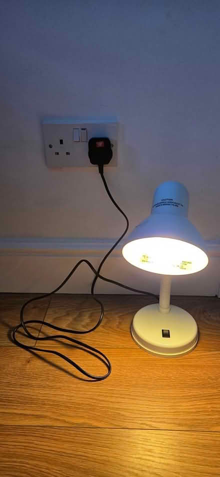 Photo of free White desk lamp (Tooting Bec, SW17) #2