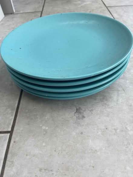 Photo of free 5 plates (Uxbridge) #1