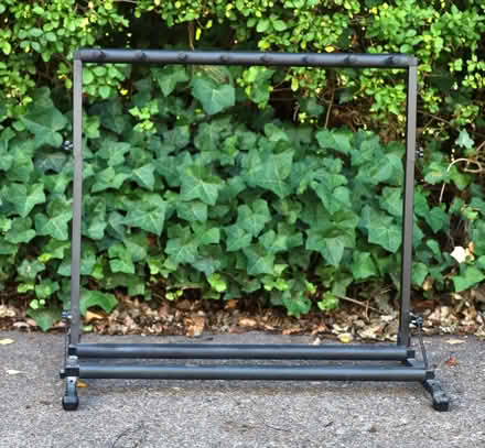 Photo of free Guitarstand (Hyson Green NG1) #1
