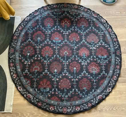 Photo of free Ruggable Round Rug (Haringey Heartlands N8) #1