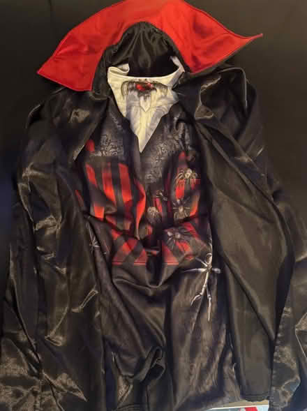Photo of free Kids Vampire costume 7/8yr (Portsmouth PO2) #1