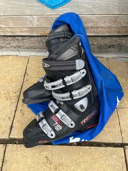 Photo of free Ski boots size 8.5 (Bath BA2 near Bath City Farm) #1
