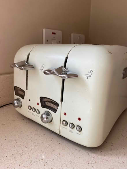 Photo of free Toaster (Rainham RM13) #1